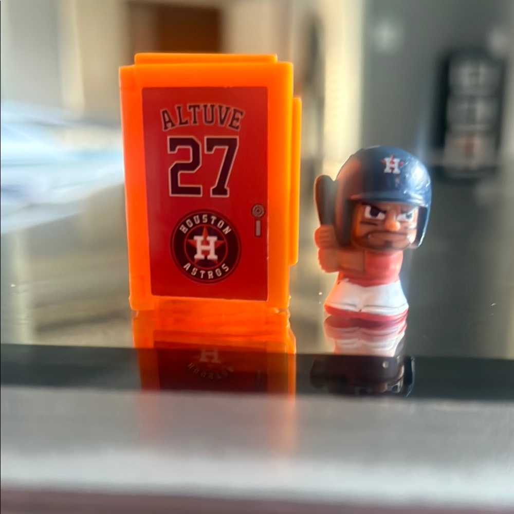 Teenymate Houston Astros Altuve Mini Figure with Orange Locker